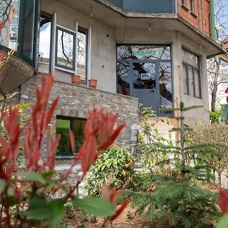 Friends And Books- Miq Dhe Libra Apartment Peshkopi